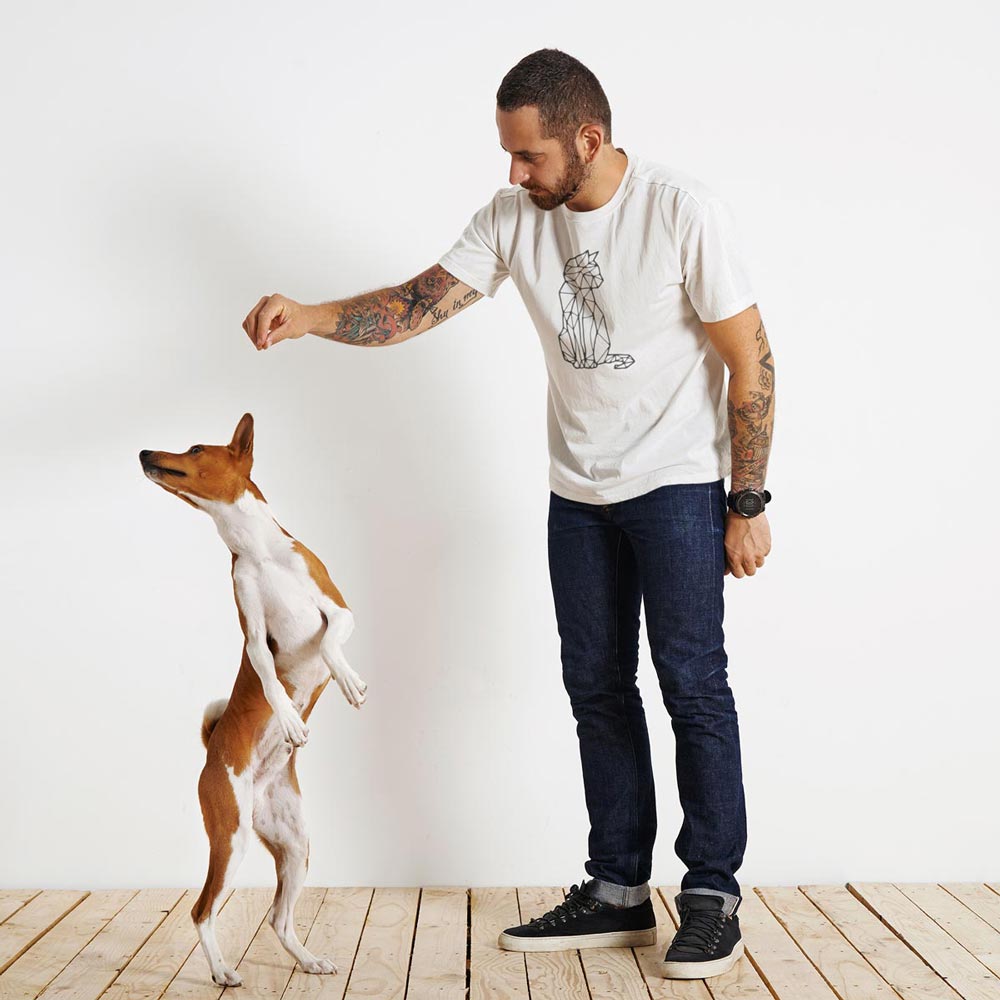 GEOMETRIC CAT – tričko z bio bavlny s kočkou v minimalistickém stylu pro milovníky čistého designu | FleekFox v barvě