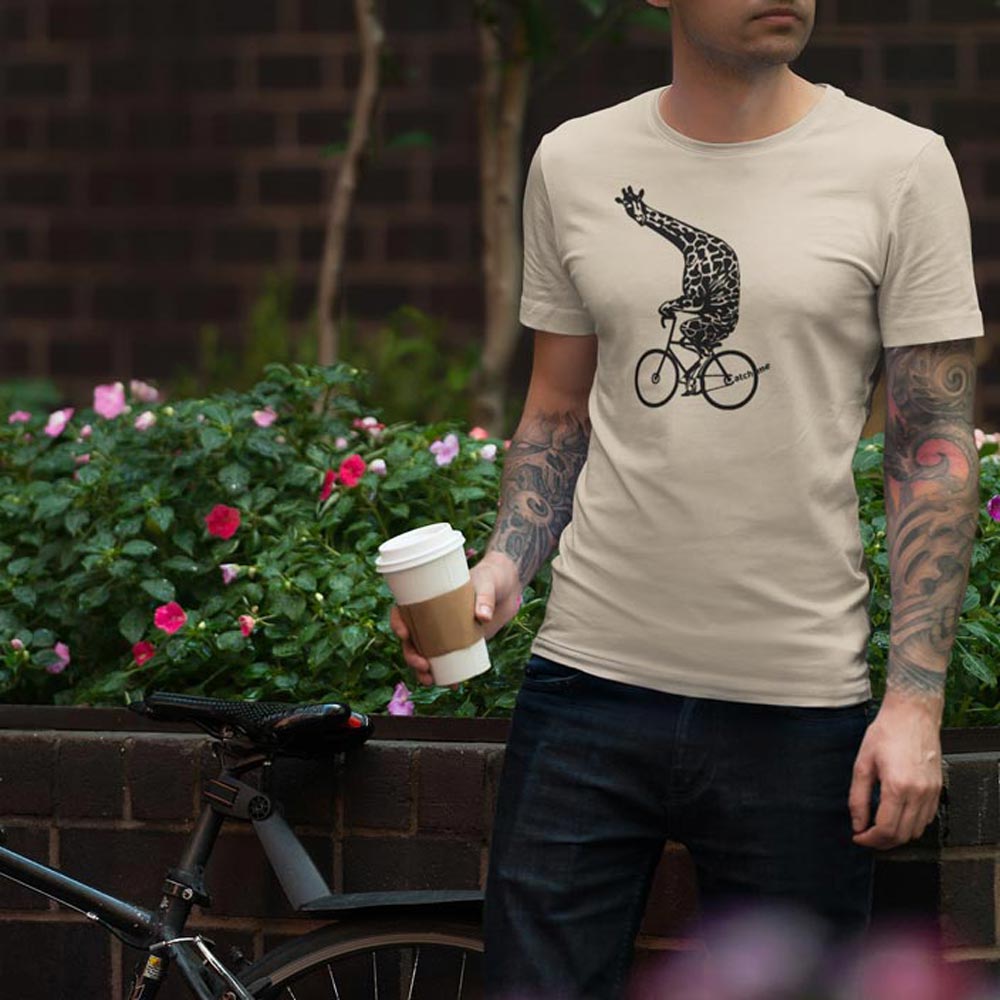 ŽIRAFA NA KOLE – tričko z bio bavlny pro ty, co mají rádi nadhled | FleekFox v barvě