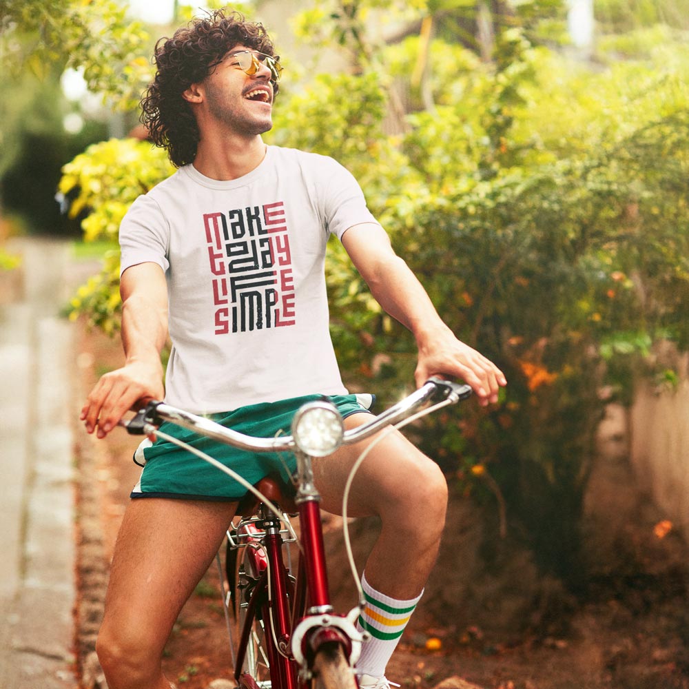 Muž na kole v tričku Make today life simple – Organická bavlna Stanley/Stella. Fleekfox. Barva blá