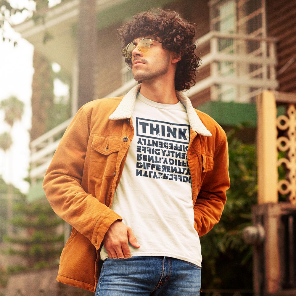 THINK DIFFERENTLY – streetwear tričko z biobavlny s rozbitou typografií | FleekFox v barvě